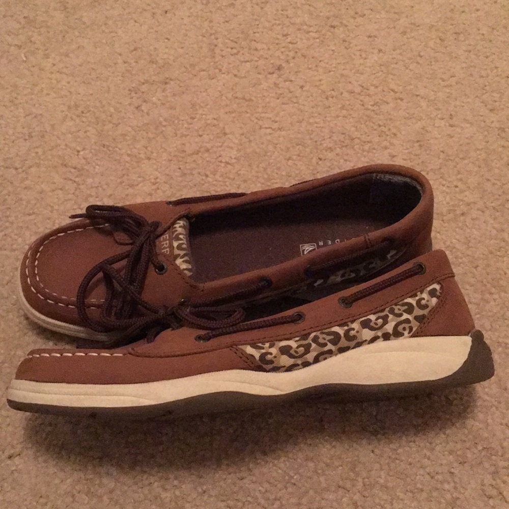 Shoes - Picture 3 of 4